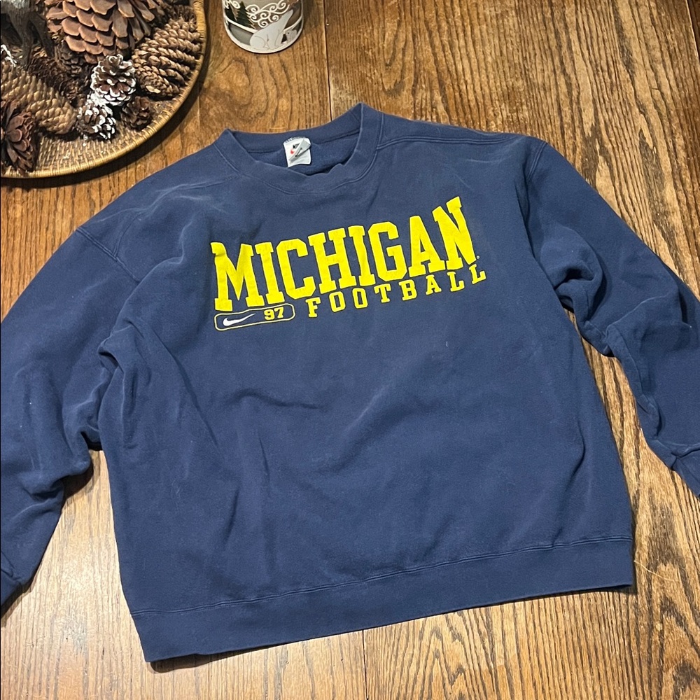 Vintage Nike 90’s Men's Michigan Football Crewneck Sweatshirt